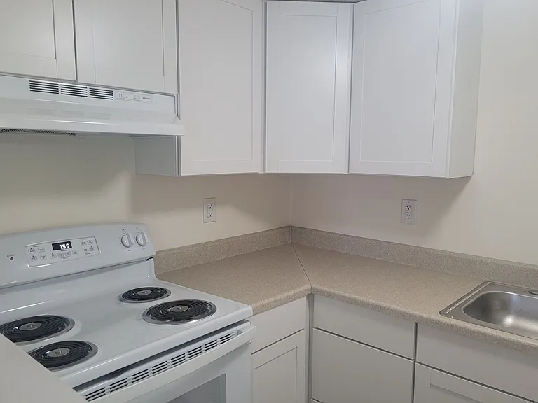 Tanglewood Apartments — Photo 10