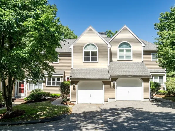 216 Bishops Forest Dr Unit 216, Waltham, MA 02452