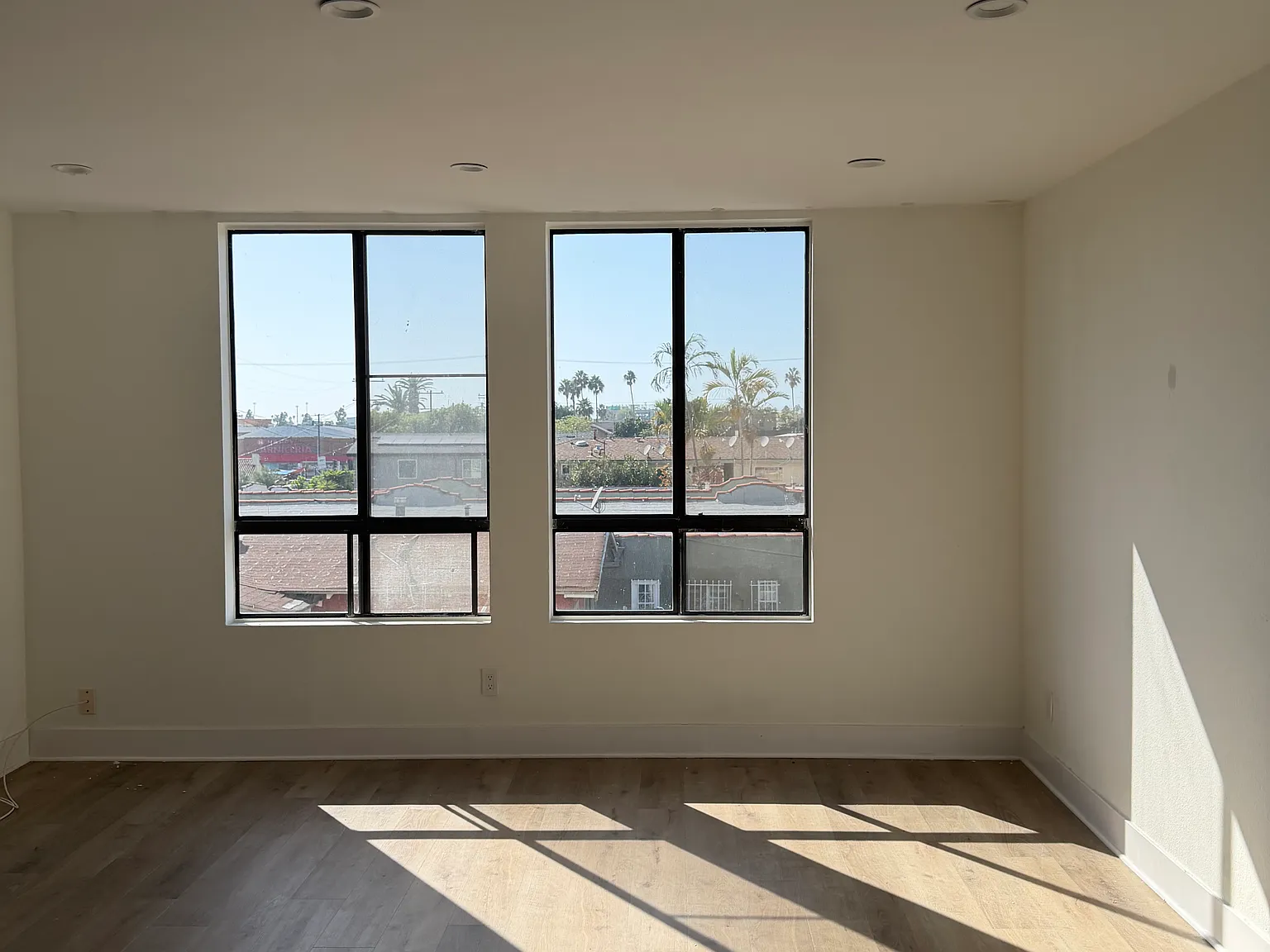 2 bed, 1000 sqft, $3,990 — Photo 1