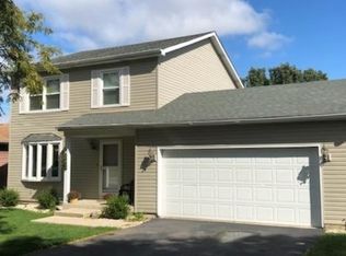 5 Birch Ct, Mundelein, IL 60060