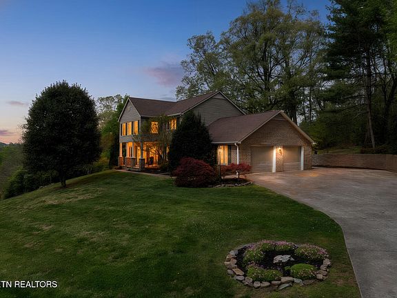 4th image of 429 Sugarwood Dr