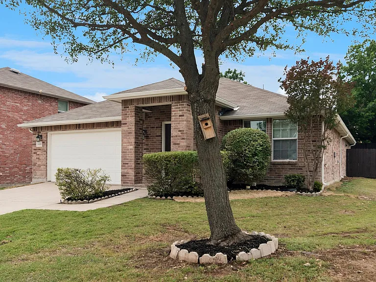 13221 Galaxy Dr — Photo 3