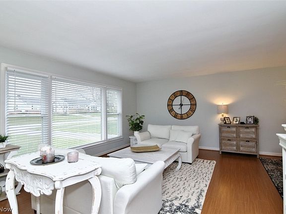 3rd image of 6419 Longridge Rd