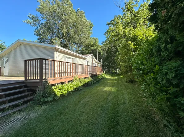 6884 S State Road 10, Knox, IN 46534