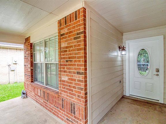 4th image of 21222 Somerset Park Ln