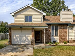 1302 Edgewood Blvd, Papillion, NE 68046
