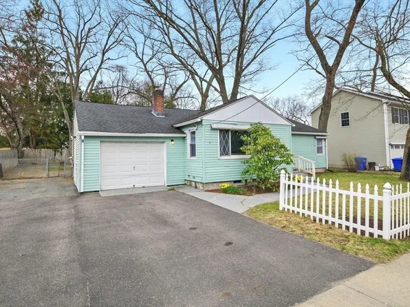 165 Seymour Ave, Springfield, MA 01109