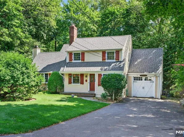 300 Birch Pkwy, Wyckoff, NJ 07481