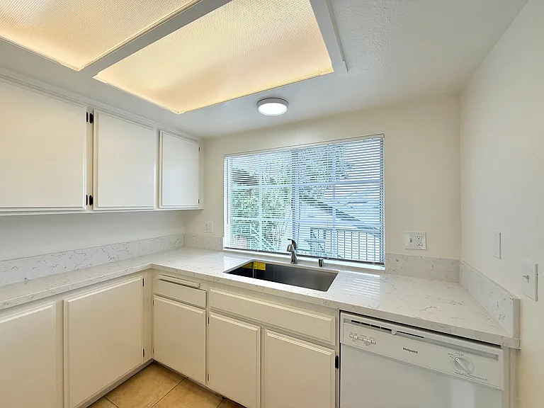 2652 Shadow Hills Dr — Photo 5