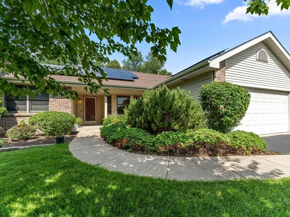 3636 Adler Ln, Rockford, IL 61114