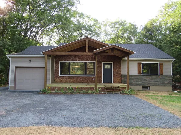 1427 Purdytown Tpke, Hawley, PA 18428