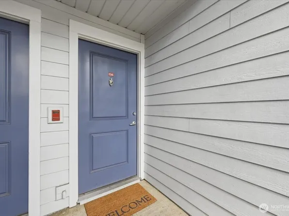 14006 NE 181st Place #B106, Woodinville, WA 98072