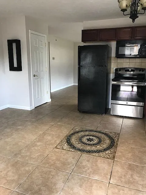 1 bed, 713 sqft, $1,550 — Photo 3