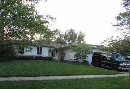 5443 Amber Dr photo 1