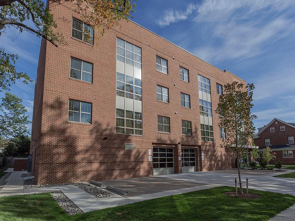 1st image of 905 N Jackson St APT 302