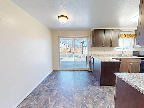 5th image of 253 N Highland Dr