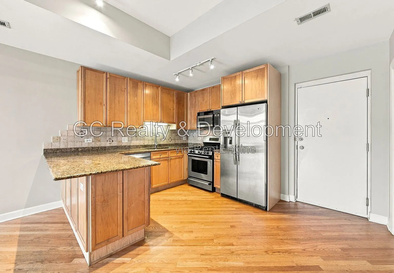 3 bed, 2.0 bath, 1500 sqft, $4,995 — Photo 2