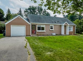 17045 W Fullerton Ave, New Berlin, WI 53151