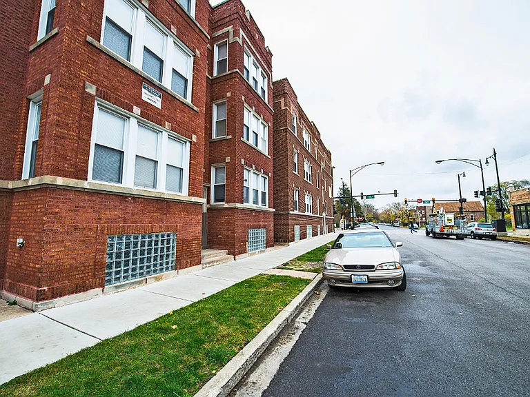 7053 S St Lawrence — Photo 4