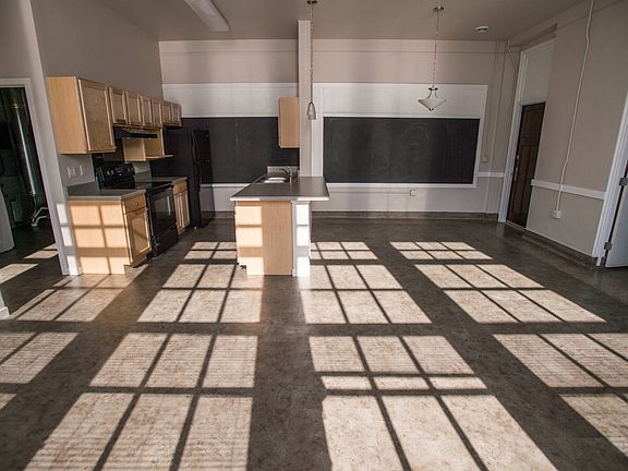 4th image of 95 E 2nd St #11459043