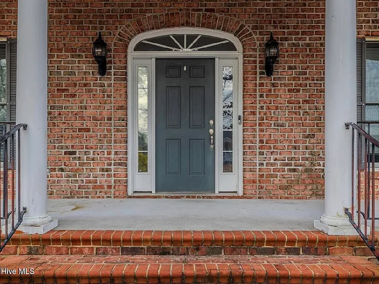 801 Sawmill Landing Rd — Photo 3