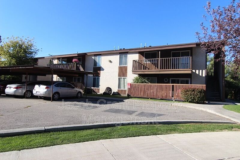 1st image of 1440 Vega Cir APT 2