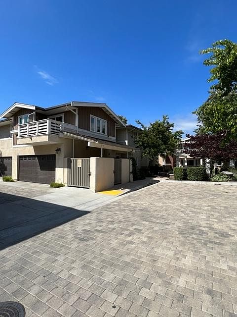 1st image of 1016 Los Angeles Ave #106