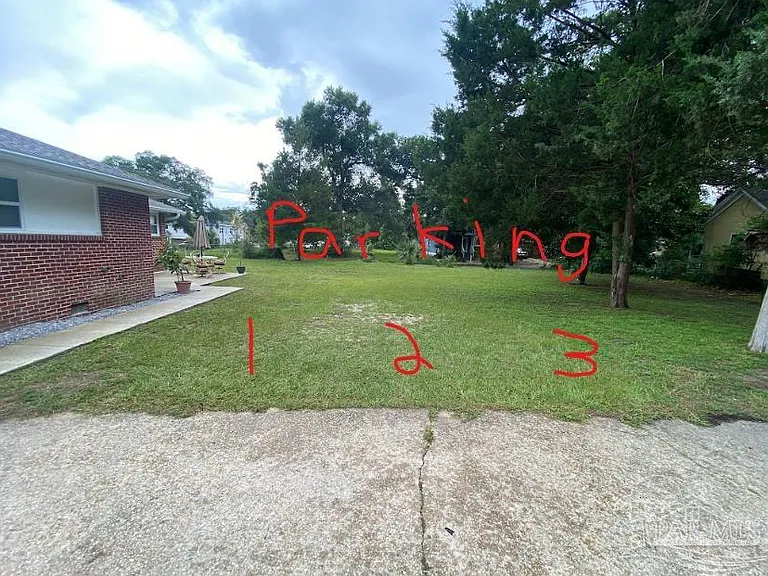 814 W Gonzalez St — Photo 38