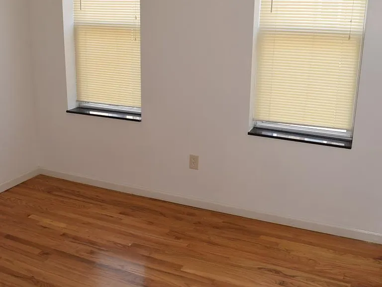 90 Nichols St #3F — Photo 13