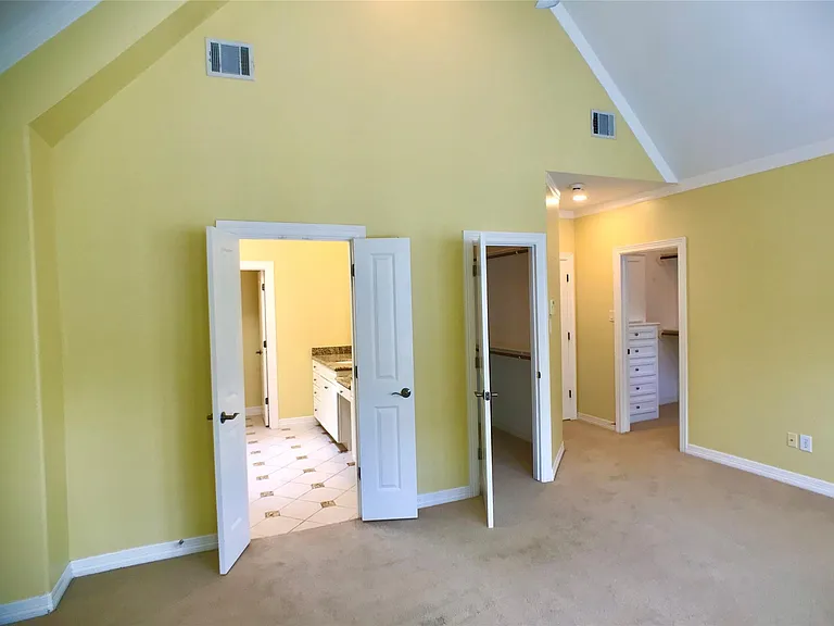 2104 Bancroft St — Photo 28