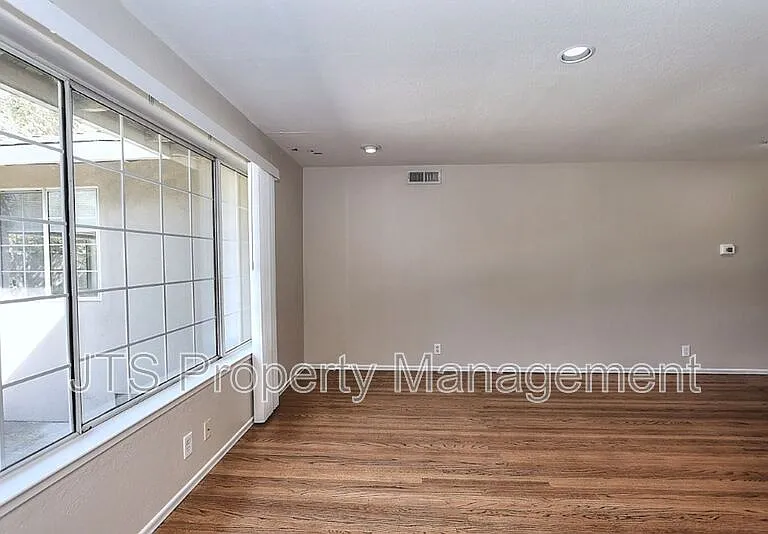 6565 S Land Park Dr — Photo 15