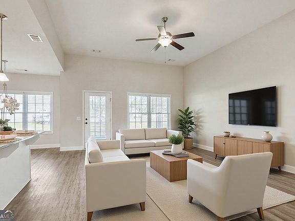 2nd image of 225 Alcovy Cir