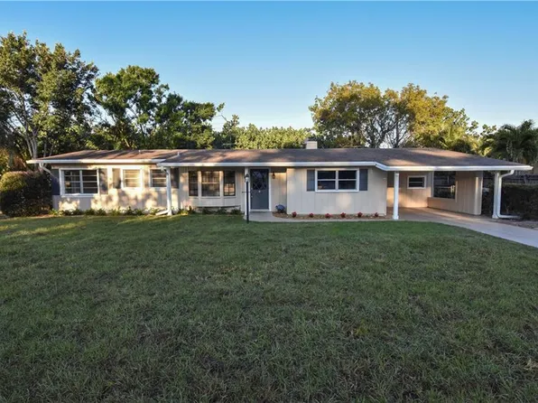 832 SE Stafford Dr, Stuart, FL 34996
