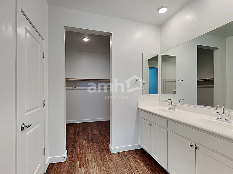 4218 S 105th Dr — Photo 13