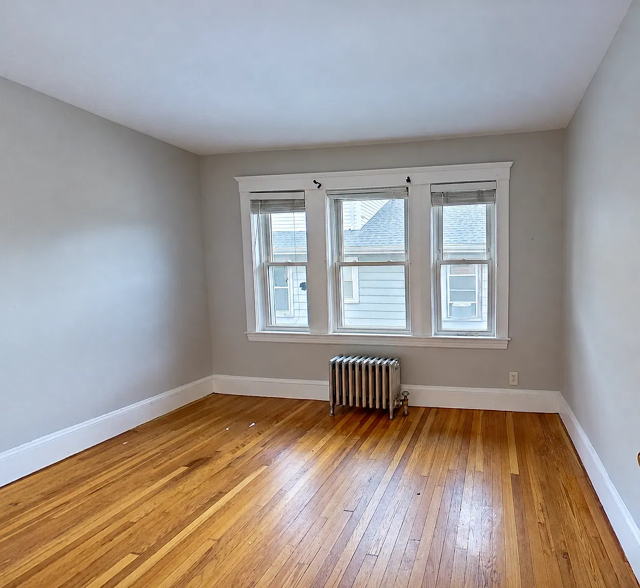 4 bed, 1622 sqft, $5,295 — Photo 4