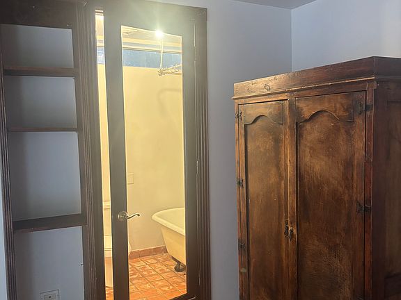5th image of 8131 Kirkwood Dr