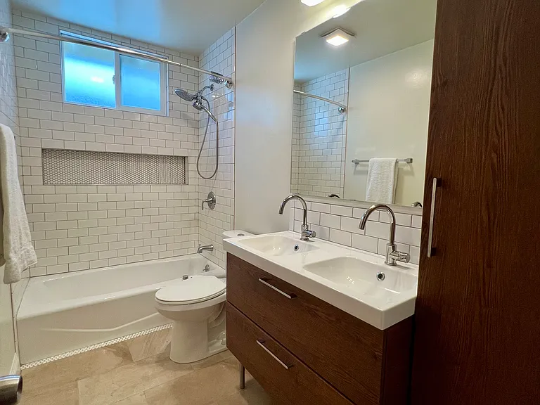 228 W Lemon Ave #B — Photo 14