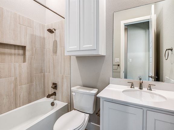 5th image of 2901 Quinton St