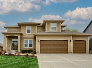 2113 NW Sycamore Ln, Grain Valley, MO 64029