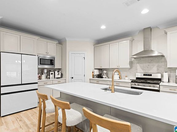 2nd image of 153 Southside Cir