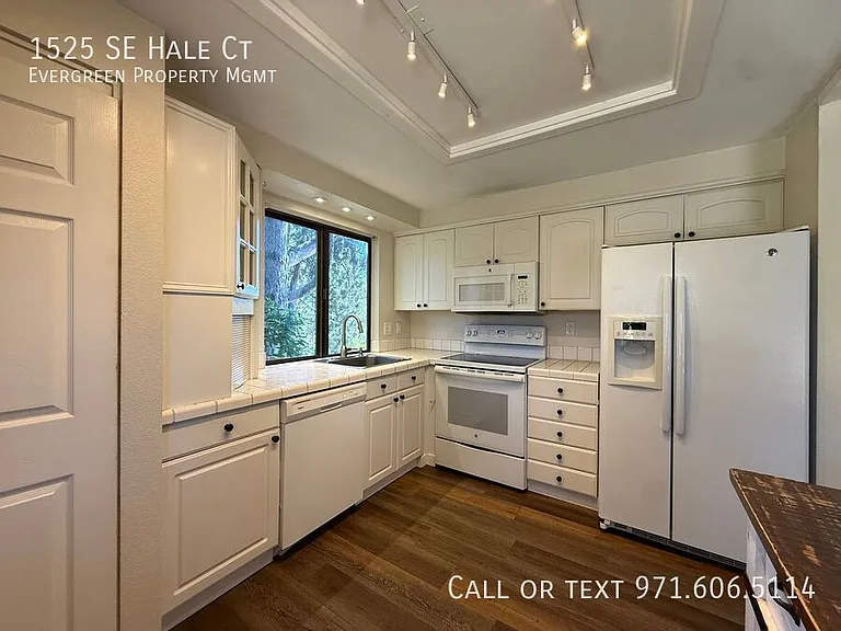 1525 SE Hale Ct — Photo 13