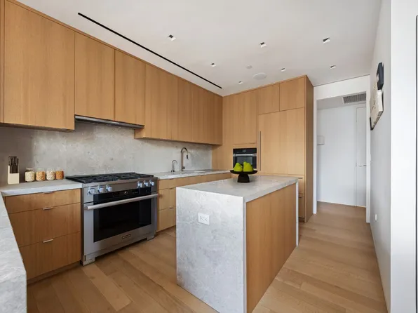 350 West Broadway image 5 of 16