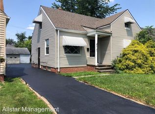 5120 Clement St, Maple Heights, OH 44137