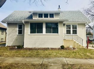 1284 Campbell Ave, Des Plaines, IL 60016