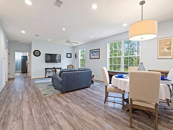 4th image of 10425 Riverwood Dr