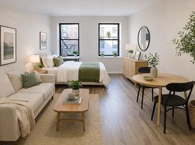 231 E 4th St, New York, NY