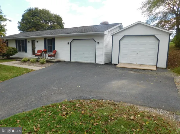 2488 Middle Rd, Lewistown, PA 17044