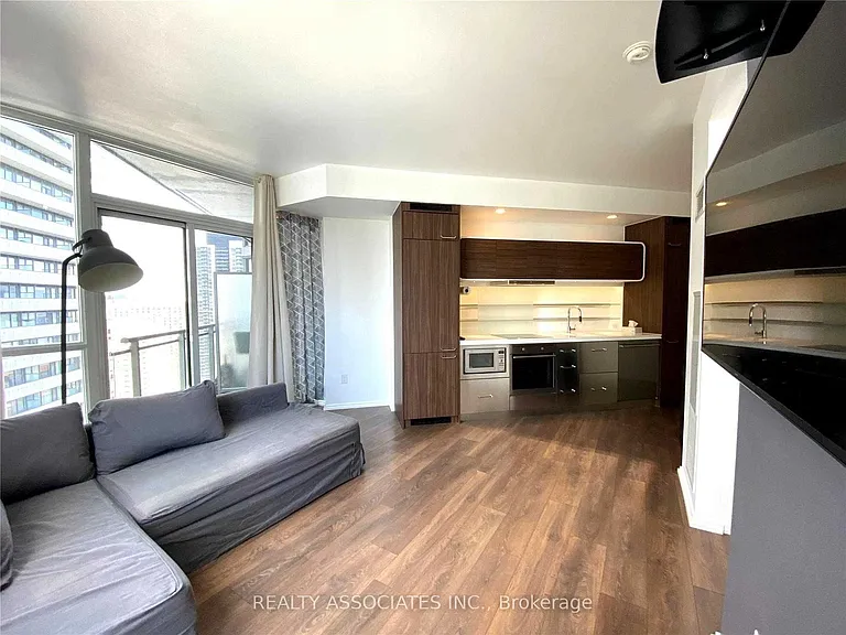 45 Charles St E #3107 — Photo 3