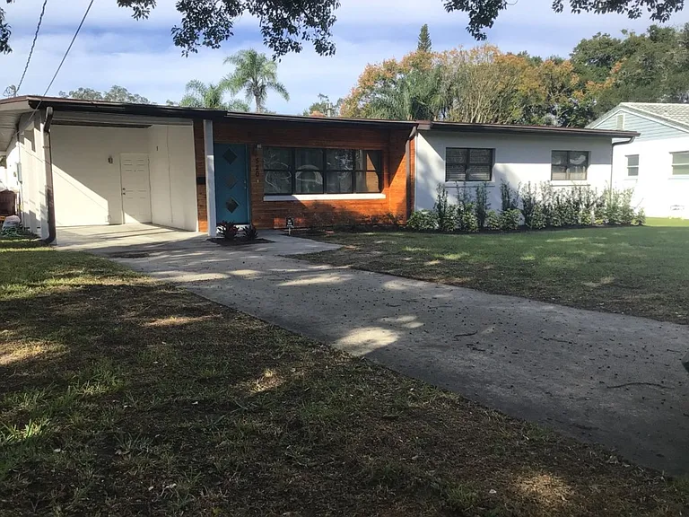 520 Sunrise Dr — Photo 2