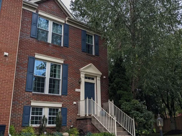 46582 Broadspear Ter, Sterling, VA 20165